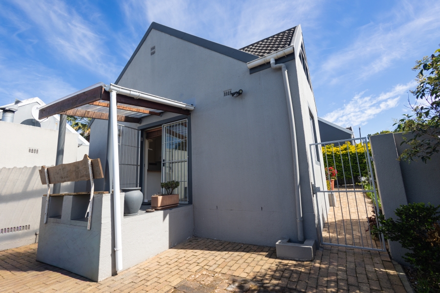 2 Bedroom Property for Sale in Protea Village Western Cape
